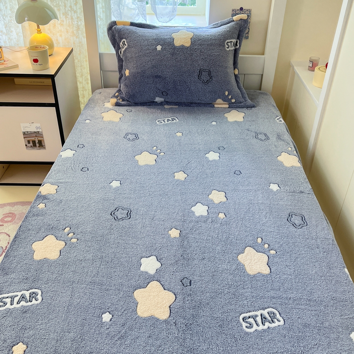 91家纺网 家纺一手货源 找家纺 川悦生活 2025新款雪花绒宿舍单床笠 床笠藏蓝星宇