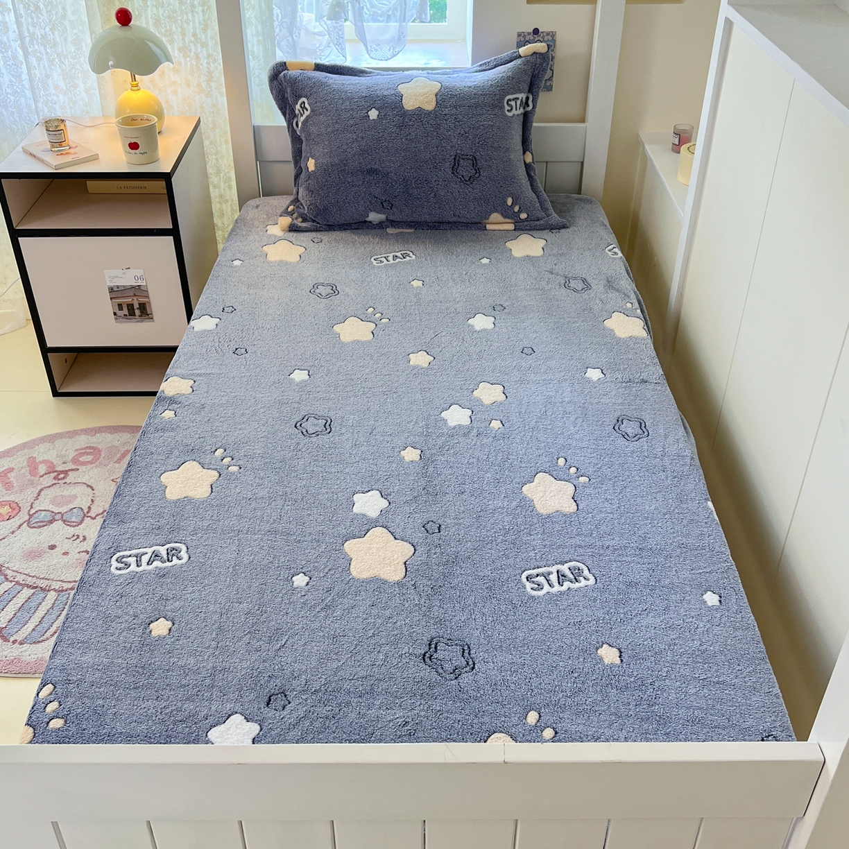 91家纺网 家纺一手货源 找家纺 川悦生活 2025新款雪花绒宿舍单床笠 床笠藏蓝星宇