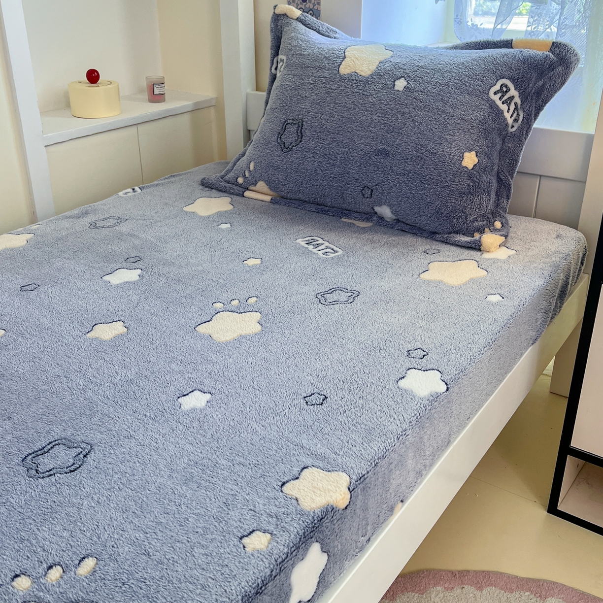 91家纺网 家纺一手货源 找家纺 川悦生活 2025新款雪花绒宿舍单床笠 床笠藏蓝星宇