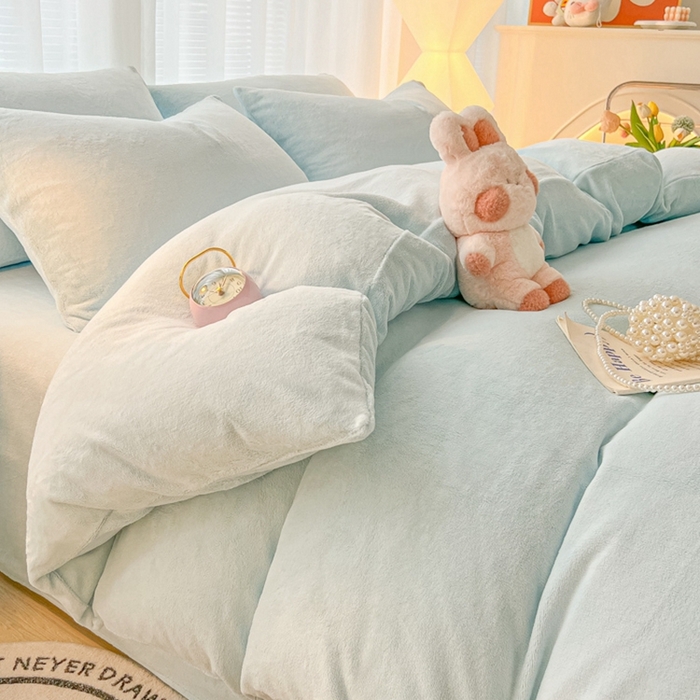 91家纺网 家纺一手货源 找家纺 悦织湾家纺 2025新款简约纯色牛奶绒四件套条纹轻奢时尚冬季加厚保暖床上用品学生宿舍三四件套 牛奶绒-天空兰