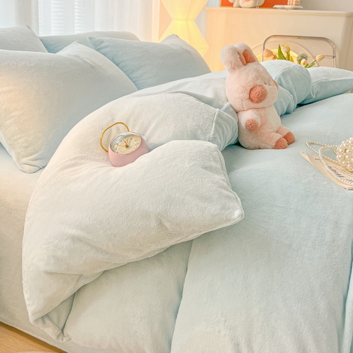 91家纺网 家纺一手货源 找家纺 悦织湾家纺 2025新款简约纯色牛奶绒四件套条纹轻奢时尚冬季加厚保暖床上用品学生宿舍三四件套 牛奶绒-天空兰