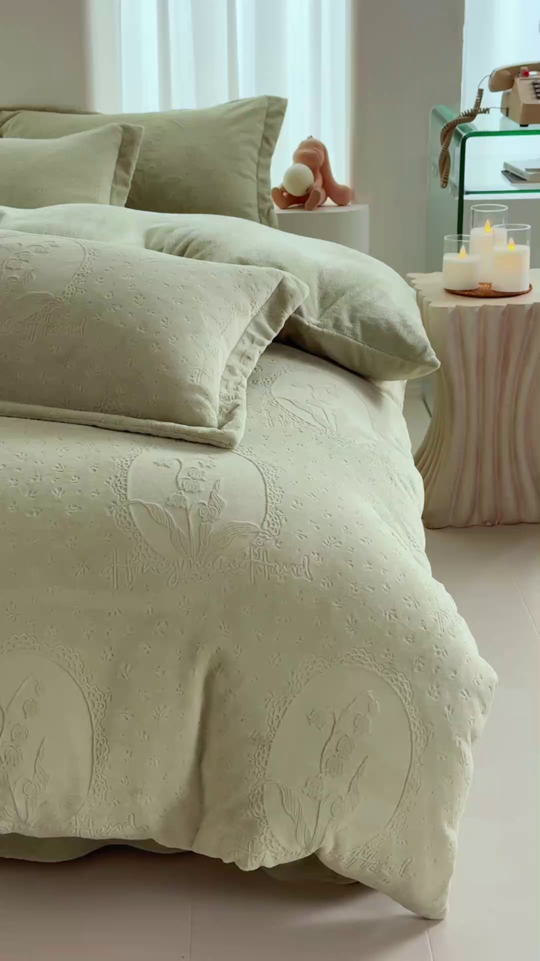 91家纺网 家纺一手货源 找家纺 亿梵 2025秋冬新款A类全消光牛奶绒立体5D雕花绒四件套 琳琅花语-原野绿