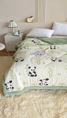 91家纺网 家纺一手货源 找家纺 欧朵 2025新款A类水洗棉豆豆绒被子冬被大豆被芯春秋被冬被 幼儿园 学生宿舍 四季被空调被子熊猫竹竹
