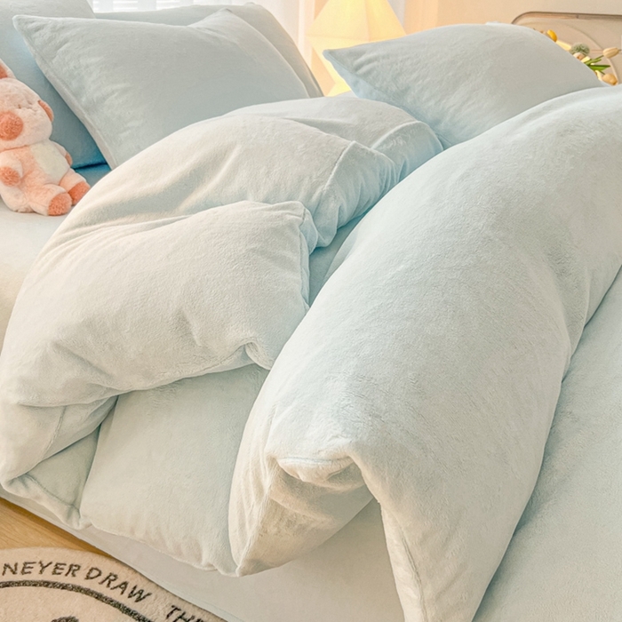 91家纺网 家纺一手货源 找家纺 悦织湾家纺 2025新款简约纯色牛奶绒四件套条纹轻奢时尚冬季加厚保暖床上用品学生宿舍三四件套 牛奶绒-天空兰