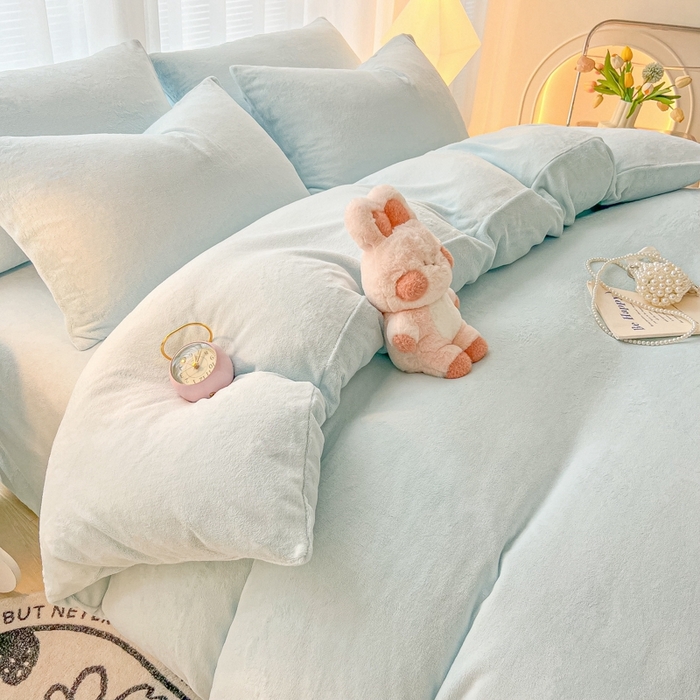 91家纺网 家纺一手货源 找家纺 悦织湾家纺 2025新款简约纯色牛奶绒四件套条纹轻奢时尚冬季加厚保暖床上用品学生宿舍三四件套 牛奶绒-天空兰