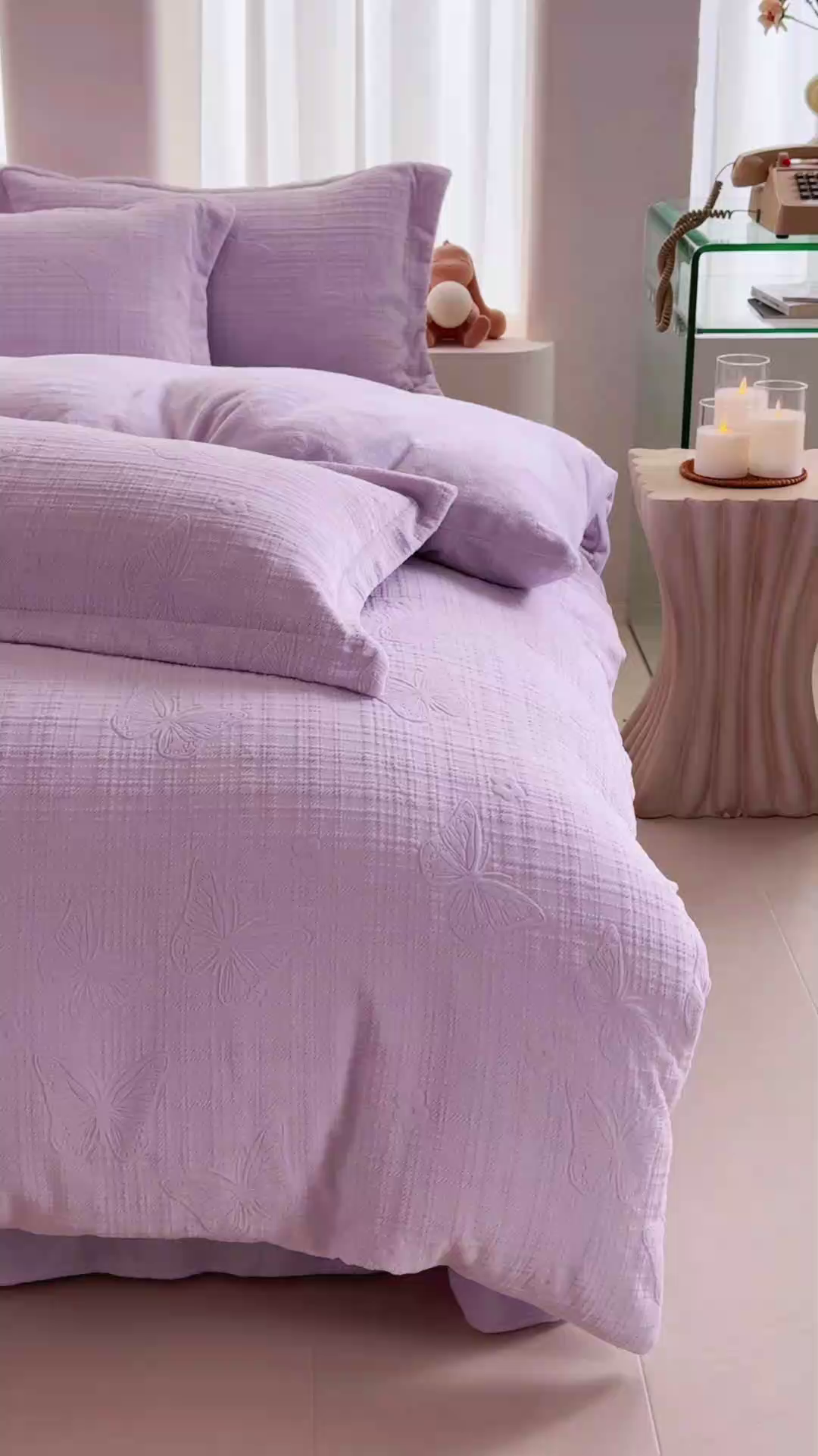 91家纺网 家纺一手货源 找家纺 亿梵 2025秋冬新款A类全消光牛奶绒立体5D雕花绒四件套 田间梦蝶-新媚紫