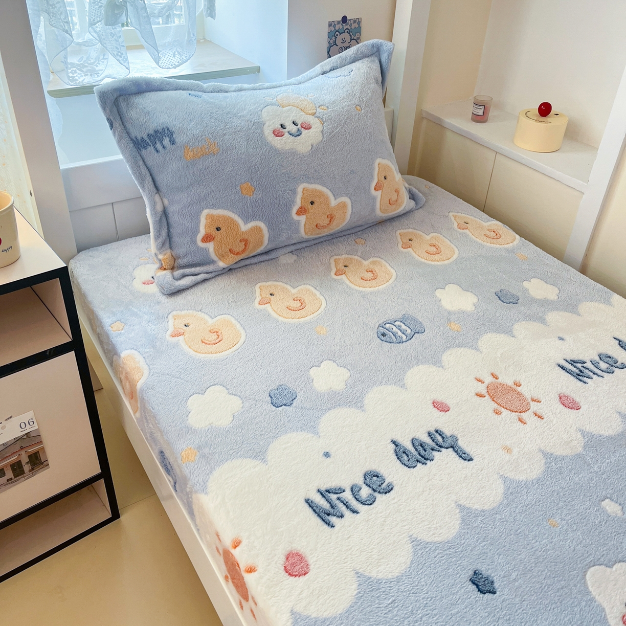 91家纺网 家纺一手货源 找家纺 川悦生活 2025新款雪花绒宿舍单床笠 床笠哒哒鸭丫