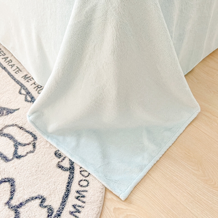 91家纺网 家纺一手货源 找家纺 悦织湾家纺 2025新款简约纯色牛奶绒四件套条纹轻奢时尚冬季加厚保暖床上用品学生宿舍三四件套 牛奶绒-天空兰