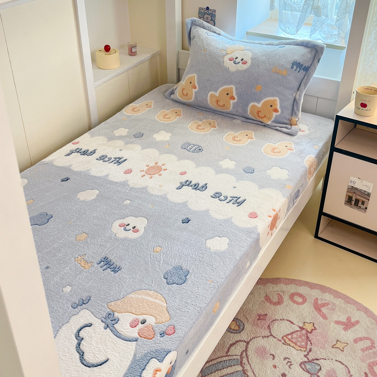 91家纺网 家纺一手货源 找家纺 川悦生活 2025新款雪花绒宿舍单床笠 床笠哒哒鸭丫