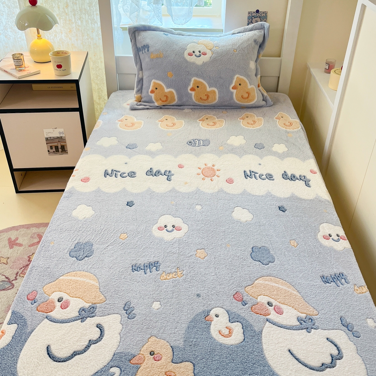 91家纺网 家纺一手货源 找家纺 川悦生活 2025新款雪花绒宿舍单床笠 床笠哒哒鸭丫