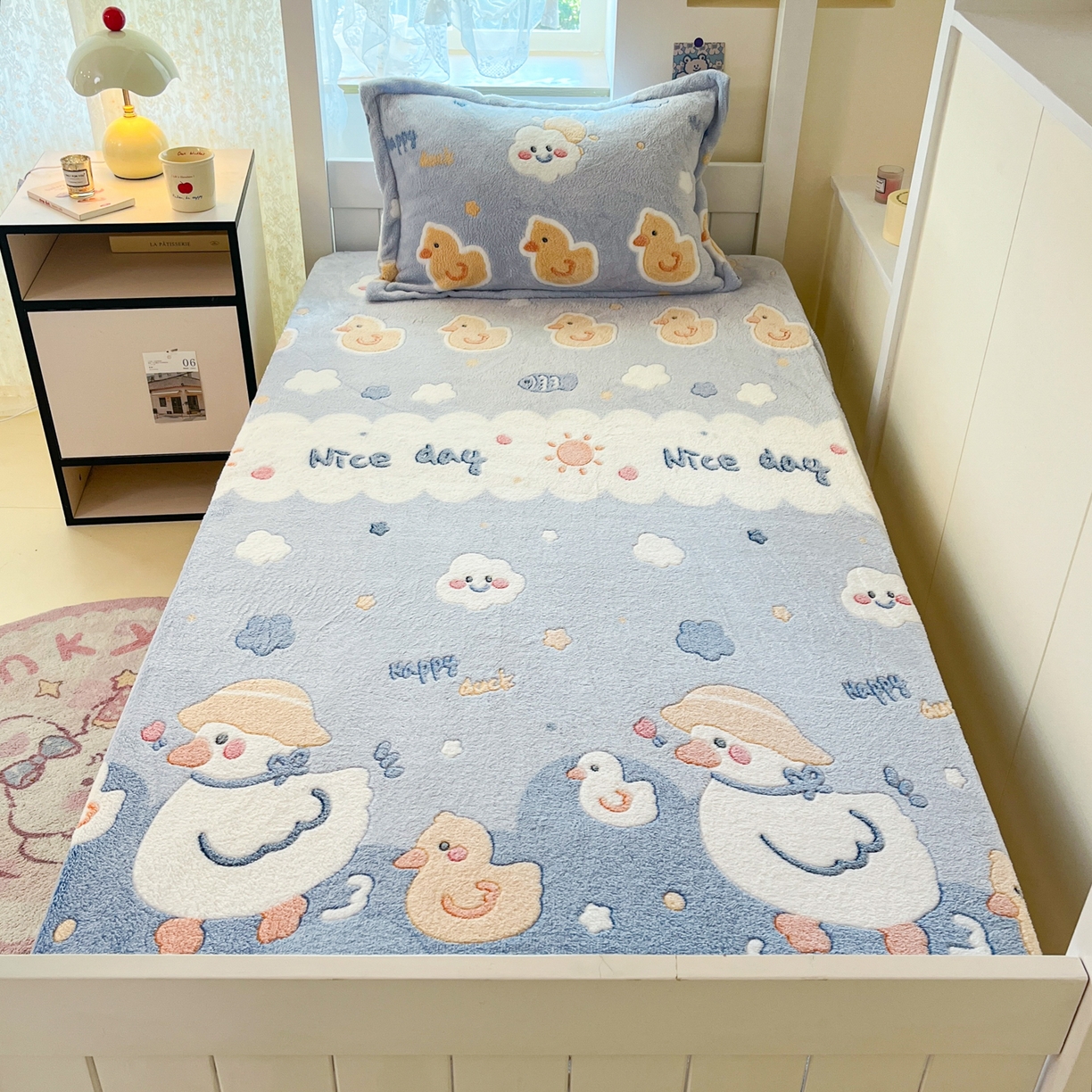 91家纺网 家纺一手货源 找家纺 川悦生活 2025新款雪花绒宿舍单床笠 床笠哒哒鸭丫