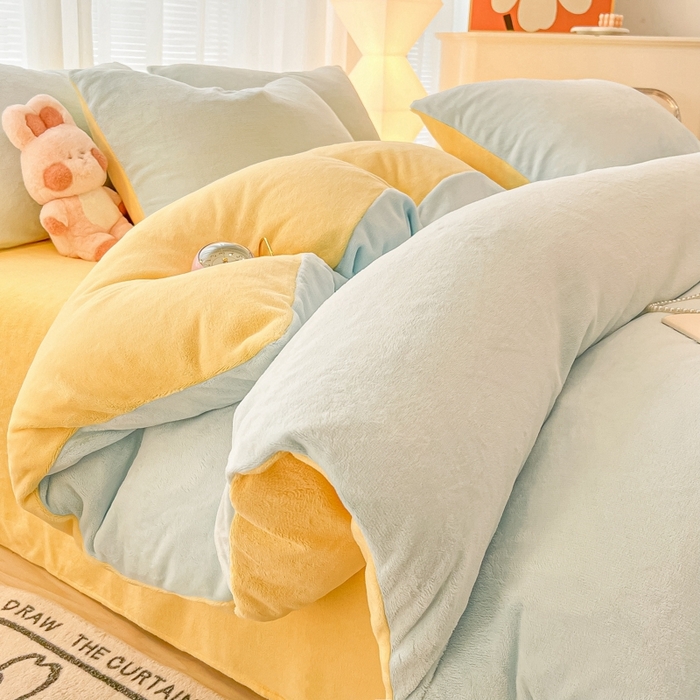 91家纺网 家纺一手货源 找家纺 悦织湾家纺 2025新款简约纯色牛奶绒四件套条纹轻奢时尚冬季加厚保暖床上用品学生宿舍三四件套 牛奶绒-天空兰+浅黄