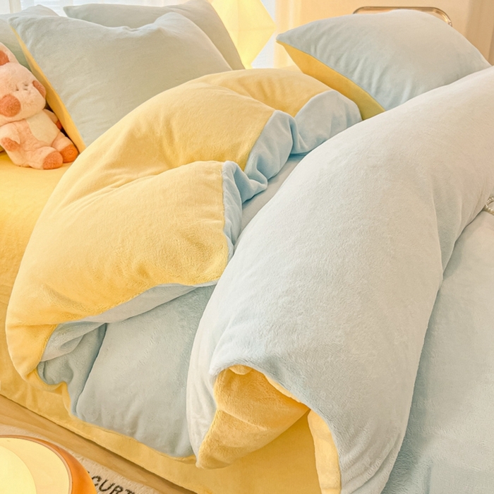 91家纺网 家纺一手货源 找家纺 悦织湾家纺 2025新款简约纯色牛奶绒四件套条纹轻奢时尚冬季加厚保暖床上用品学生宿舍三四件套 牛奶绒-天空兰+浅黄