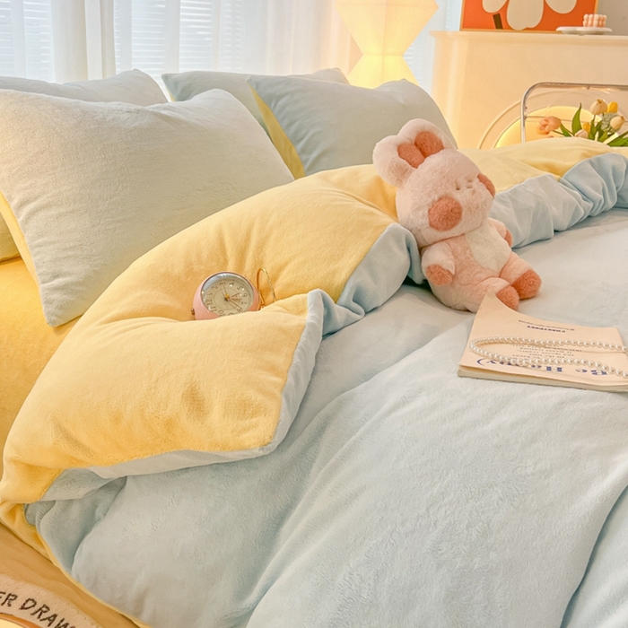 91家纺网 家纺一手货源 找家纺 悦织湾家纺 2025新款简约纯色牛奶绒四件套条纹轻奢时尚冬季加厚保暖床上用品学生宿舍三四件套 牛奶绒-天空兰+浅黄