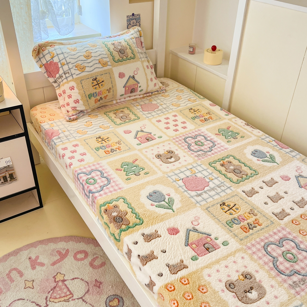 91家纺网 家纺一手货源 找家纺 川悦生活 2025新款雪花绒宿舍单床笠 床笠嘎嘎小熊