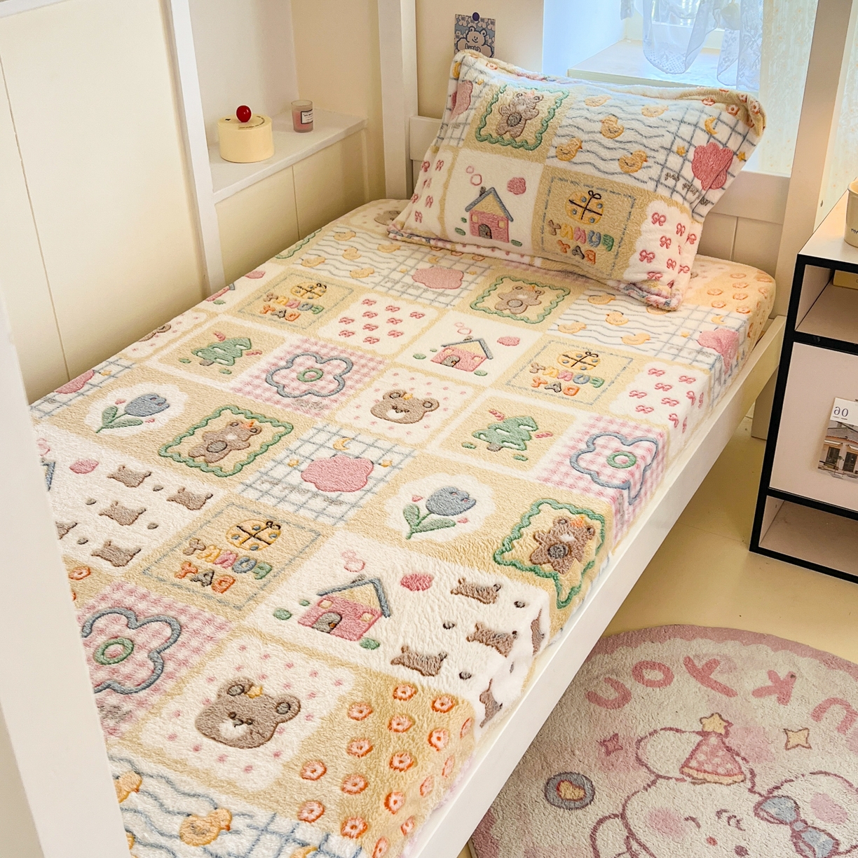 91家纺网 家纺一手货源 找家纺 川悦生活 2025新款雪花绒宿舍单床笠 床笠嘎嘎小熊