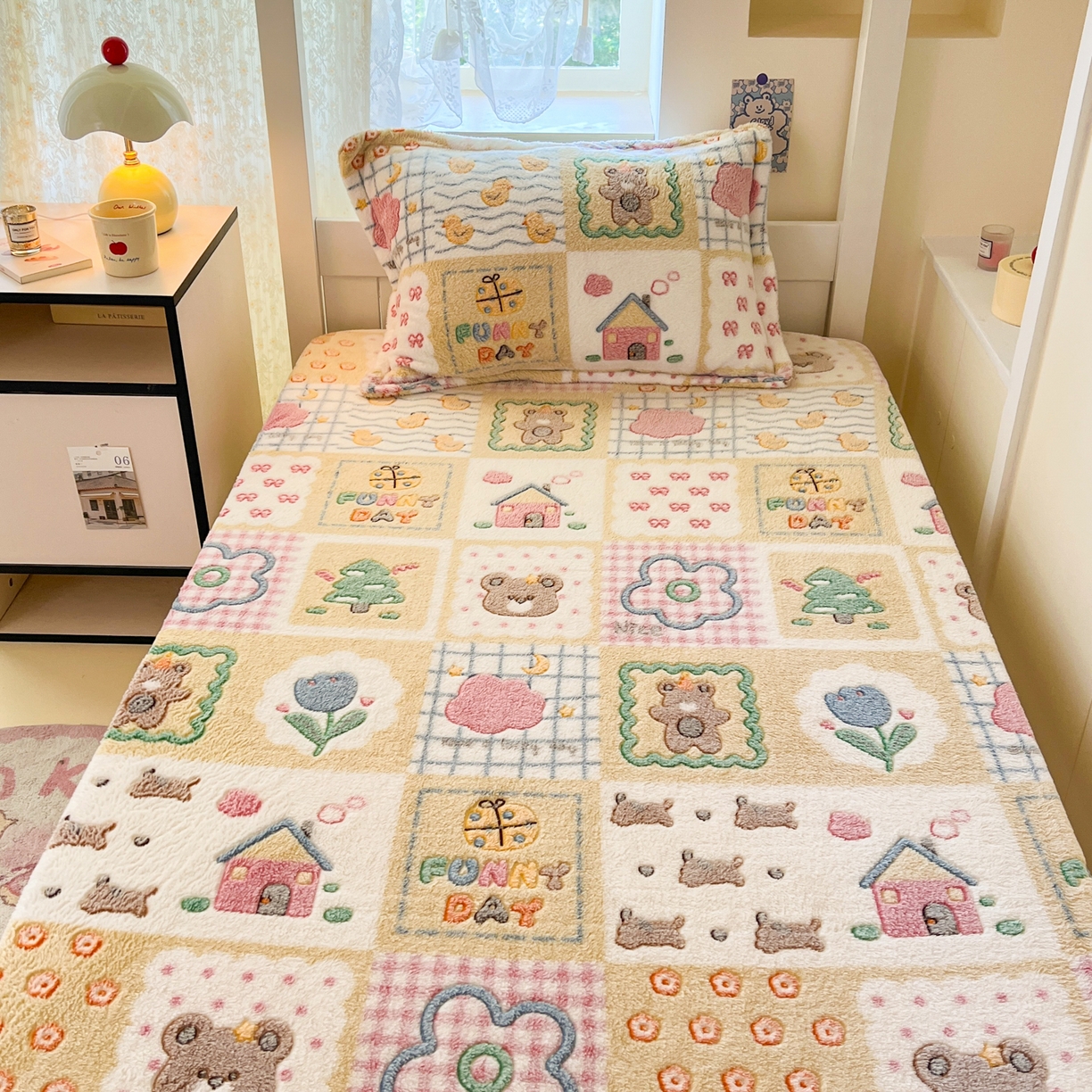 91家纺网 家纺一手货源 找家纺 川悦生活 2025新款雪花绒宿舍单床笠 床笠嘎嘎小熊