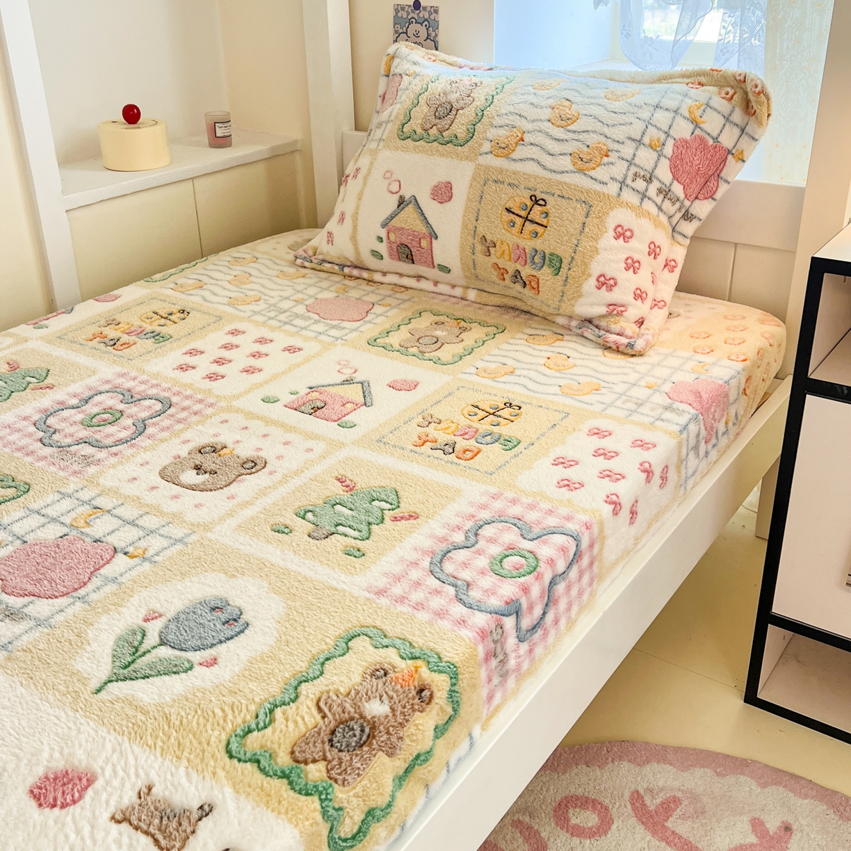 91家纺网 家纺一手货源 找家纺 川悦生活 2025新款雪花绒宿舍单床笠 床笠嘎嘎小熊