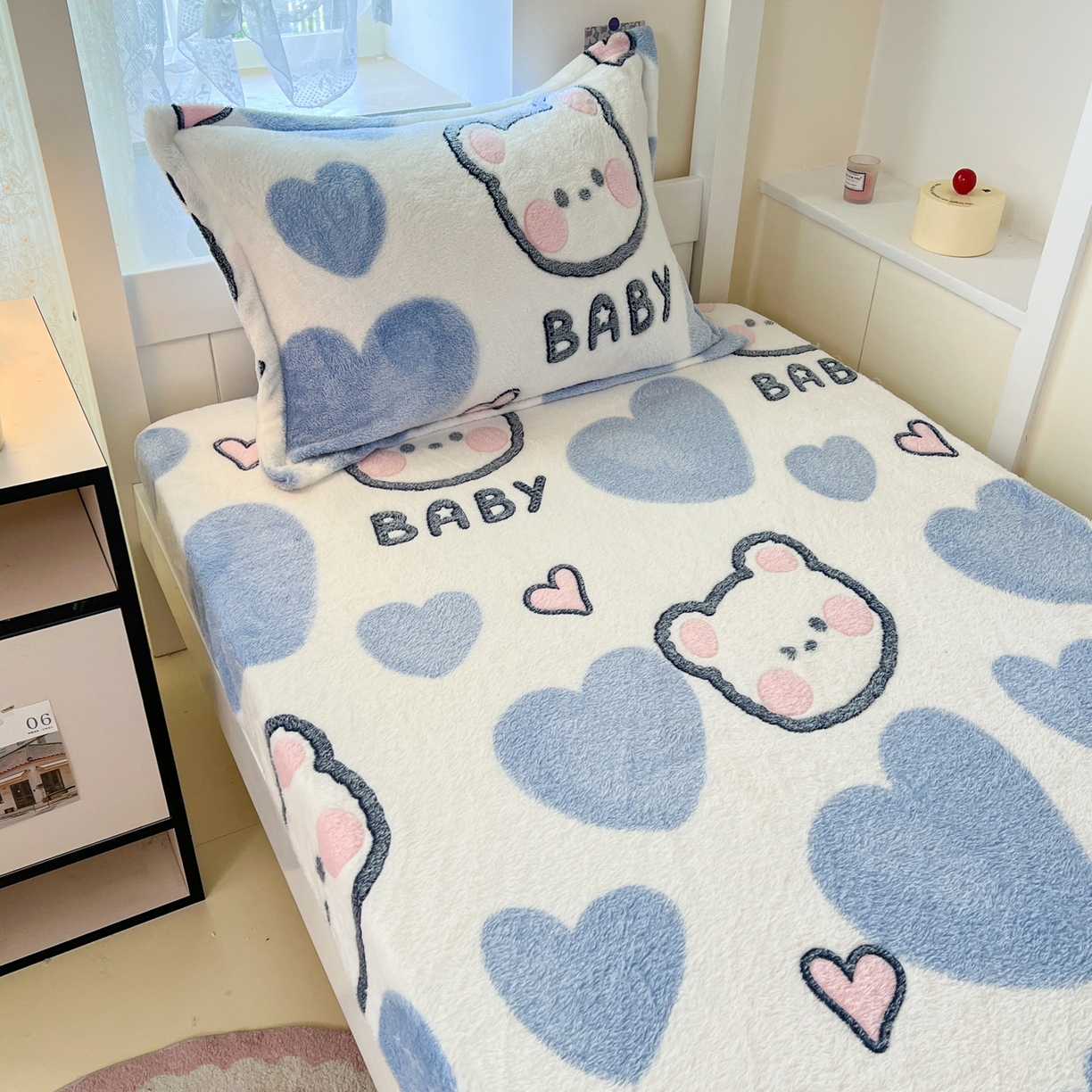 91家纺网 家纺一手货源 找家纺 川悦生活 2025新款雪花绒宿舍单床笠 床笠可爱熊