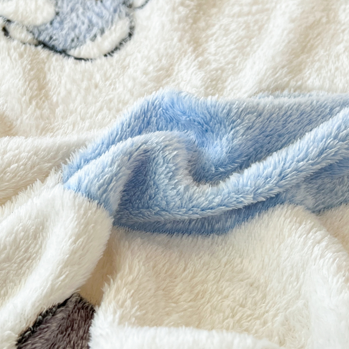 91家纺网 家纺一手货源 找家纺 川悦生活 2025新款雪花绒宿舍单床笠 床笠快乐西高地