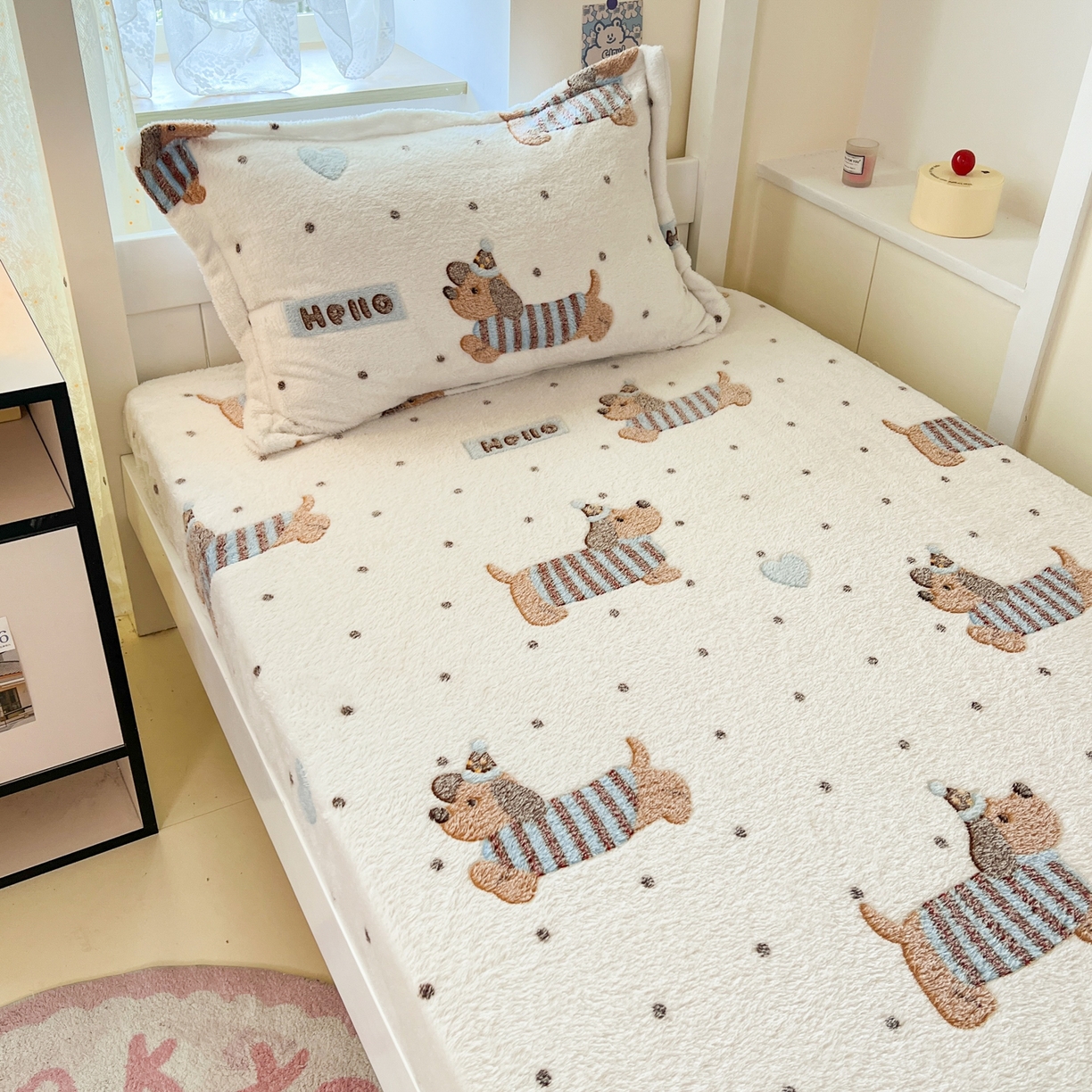 91家纺网 家纺一手货源 找家纺 川悦生活 2025新款雪花绒宿舍单床笠 床笠腊肠小点