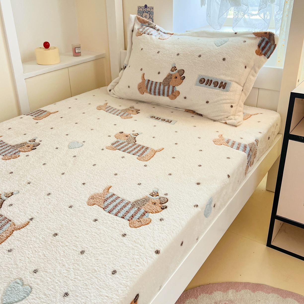 91家纺网 家纺一手货源 找家纺 川悦生活 2025新款雪花绒宿舍单床笠 床笠腊肠小点