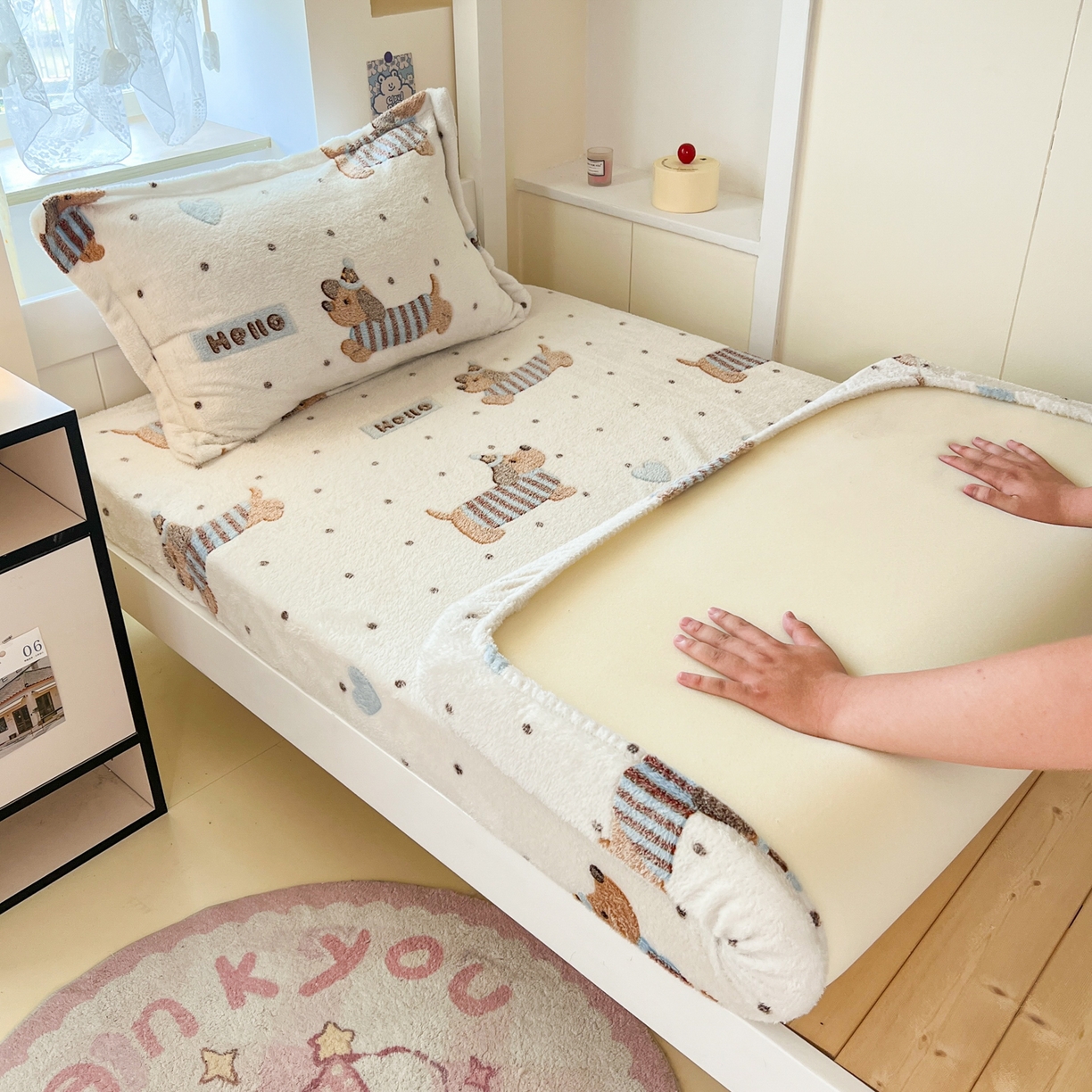 川悦生活 2025新款雪花绒宿舍单床笠 床笠腊肠小点