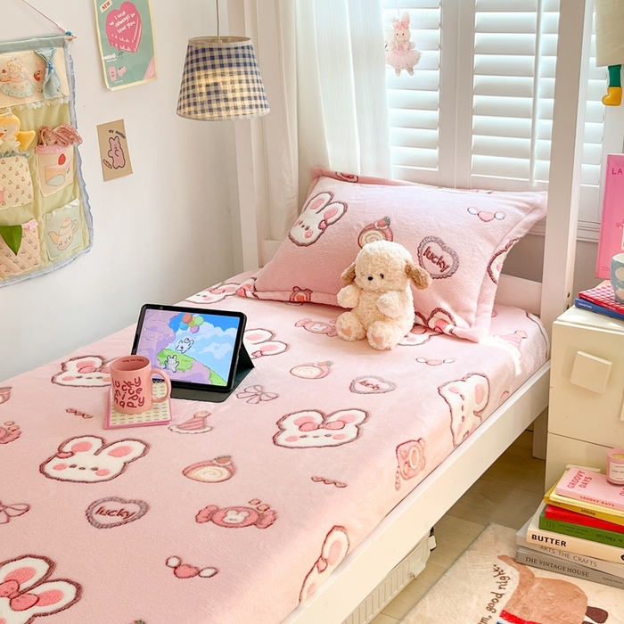 91家纺网 家纺一手货源 找家纺 川悦生活 2025新款雪花绒宿舍单床笠 床笠蜜语奶兔