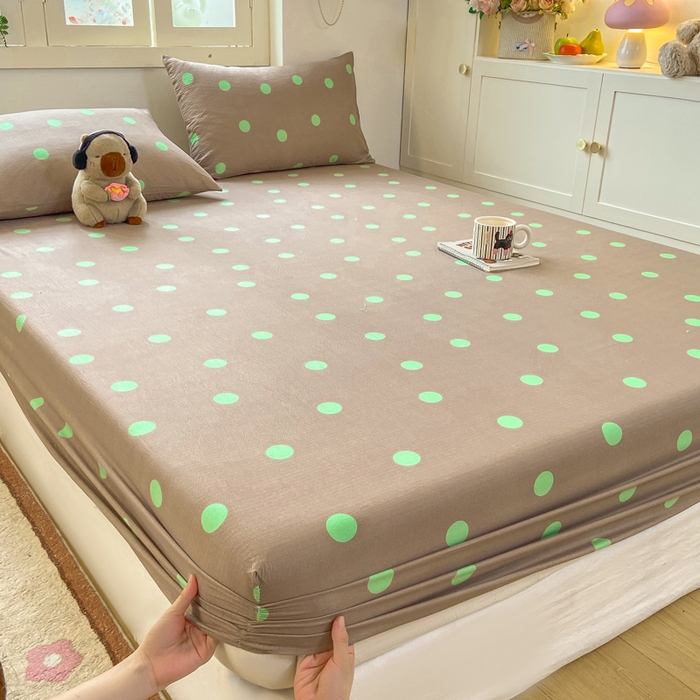 91家纺网 家纺一手货源 找家纺 玉海棠家纺 2025新款直播爆款双层纱床笠三件套 咖色绿波点