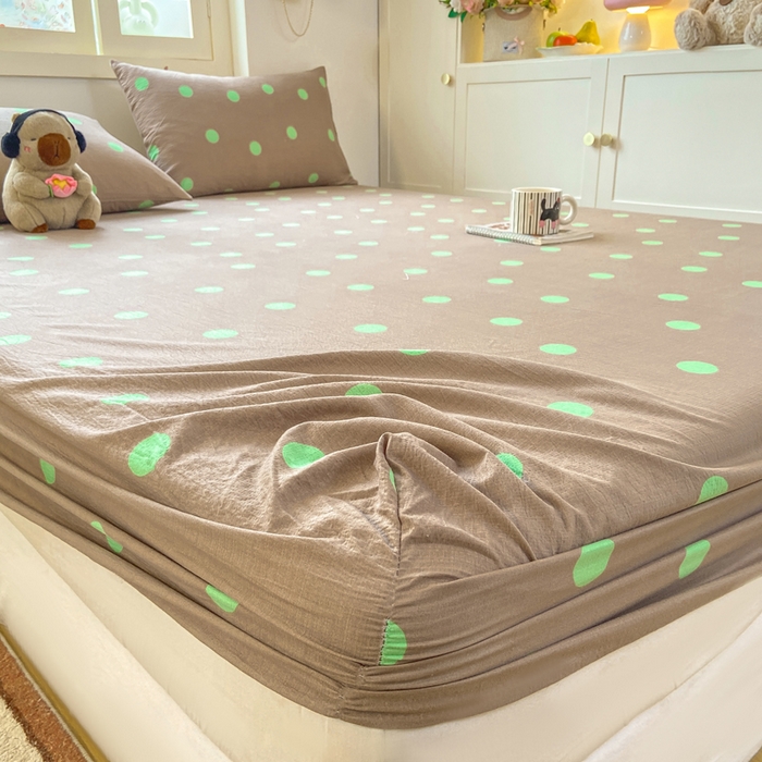 91家纺网 家纺一手货源 找家纺 玉海棠家纺 2025新款直播爆款双层纱床笠三件套 咖色绿波点