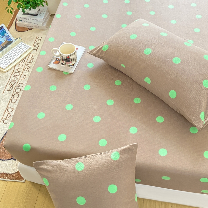 91家纺网 家纺一手货源 找家纺 玉海棠家纺 2025新款直播爆款双层纱床笠三件套 咖色绿波点