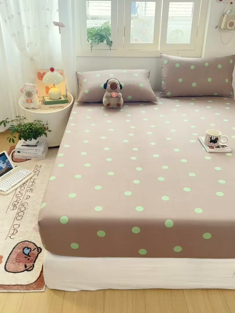 91家纺网 家纺一手货源 找家纺 玉海棠家纺 2025新款直播爆款双层纱床笠三件套 咖色绿波点