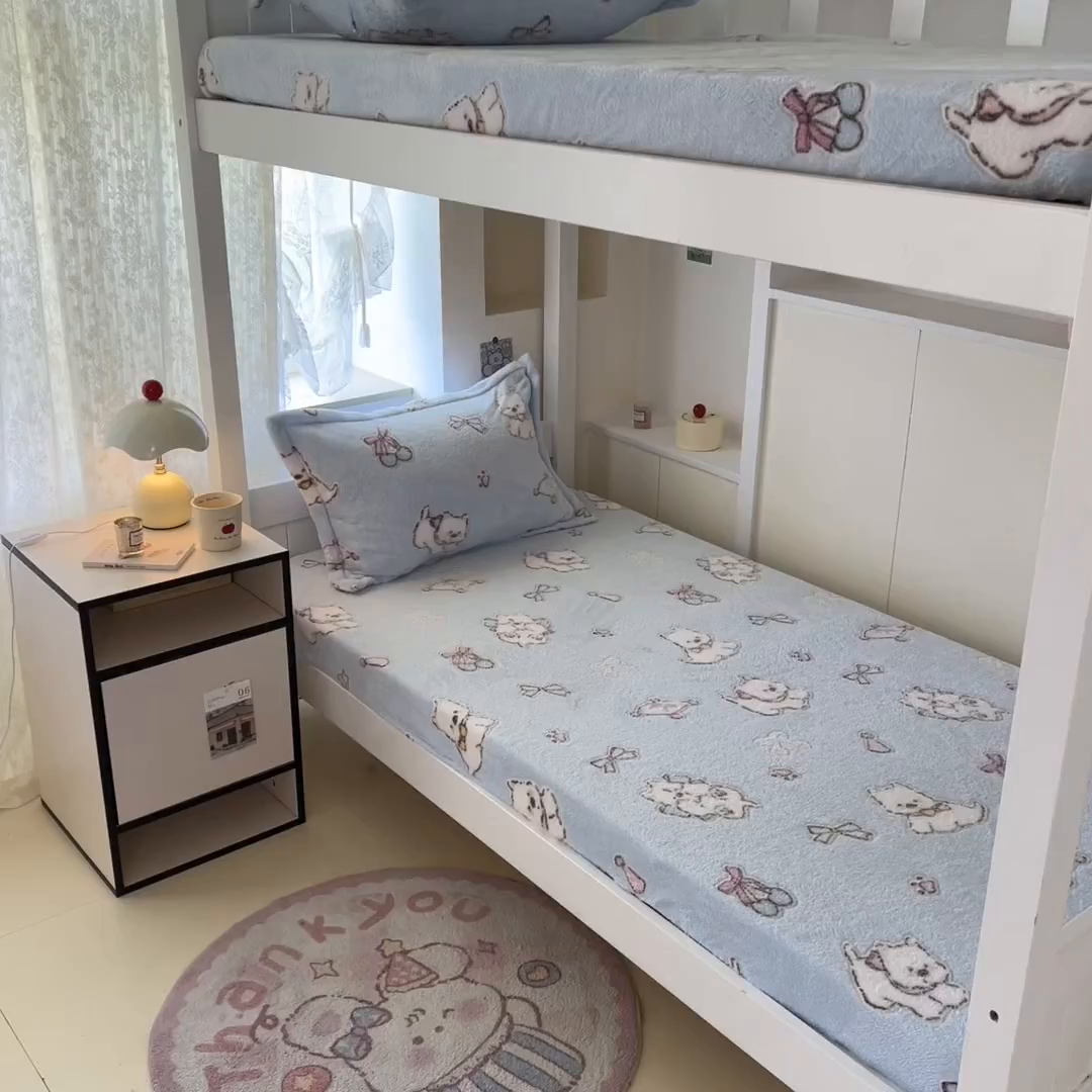 91家纺网 家纺一手货源 找家纺 川悦生活 2025新款雪花绒宿舍单床笠 床笠奶蓝小汪