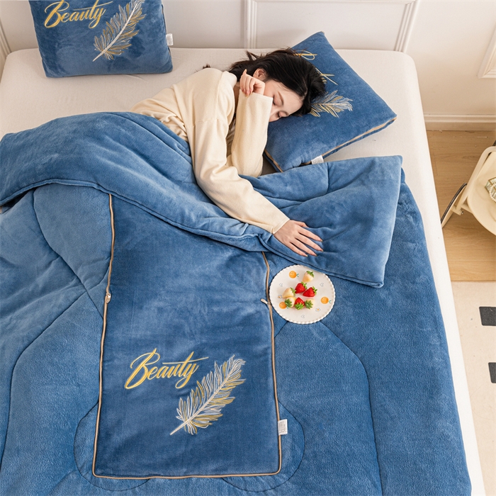 91家纺网 家纺一手货源 找家纺 （总）哩哩熊 2025新款抱枕被子两用加厚二合一汽车载枕头办公室午睡毯子冬天靠枕-羽叶