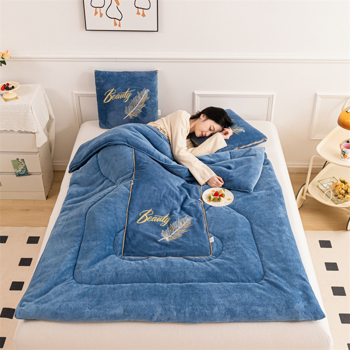 91家纺网 家纺一手货源 找家纺 （总）哩哩熊 2025新款抱枕被子两用加厚二合一汽车载枕头办公室午睡毯子冬天靠枕-羽叶,羽叶-宝石蓝,羽叶-奶茶咖,羽叶-浅蓝,羽叶-香芋紫,羽叶-烟灰