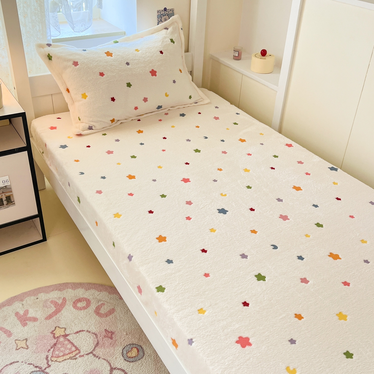 91家纺网 家纺一手货源 找家纺 川悦生活 2025新款雪花绒宿舍单床笠 床笠奶昔星星