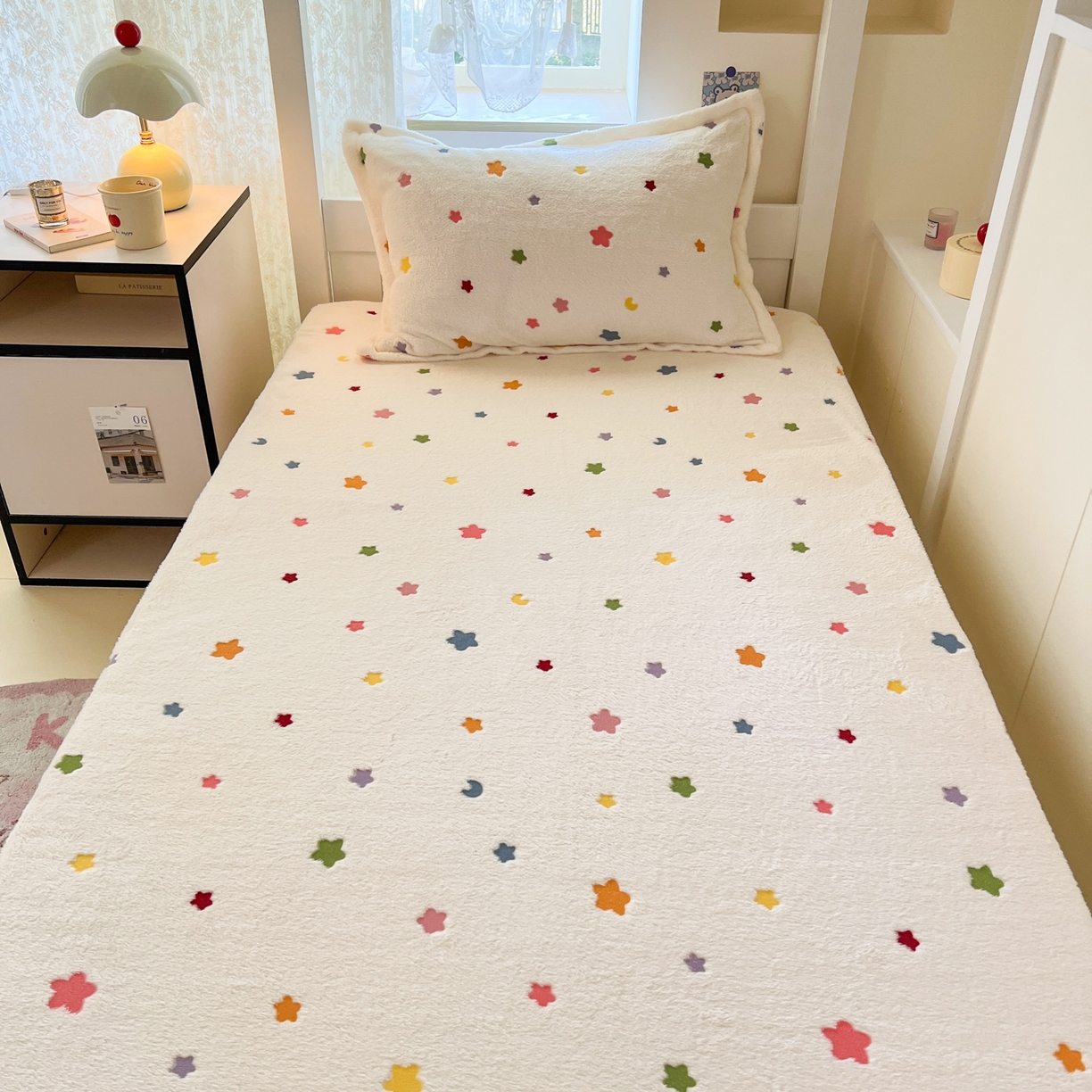 91家纺网 家纺一手货源 找家纺 川悦生活 2025新款雪花绒宿舍单床笠 床笠奶昔星星