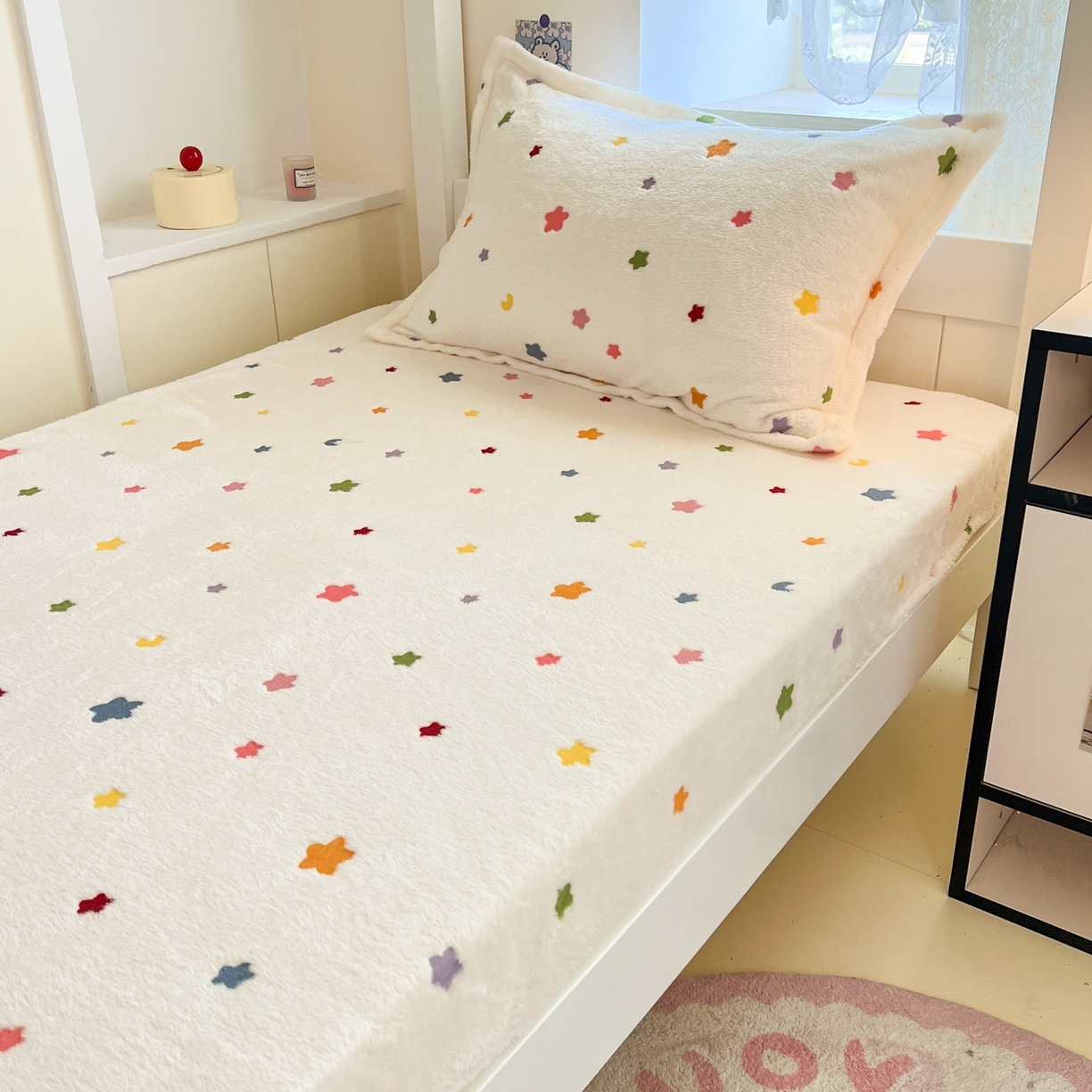 91家纺网 家纺一手货源 找家纺 川悦生活 2025新款雪花绒宿舍单床笠 床笠奶昔星星