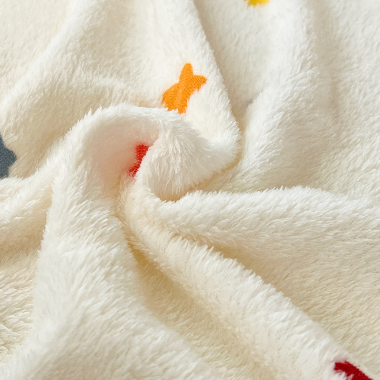 91家纺网 家纺一手货源 找家纺 川悦生活 2025新款雪花绒宿舍单床笠 床笠奶昔星星