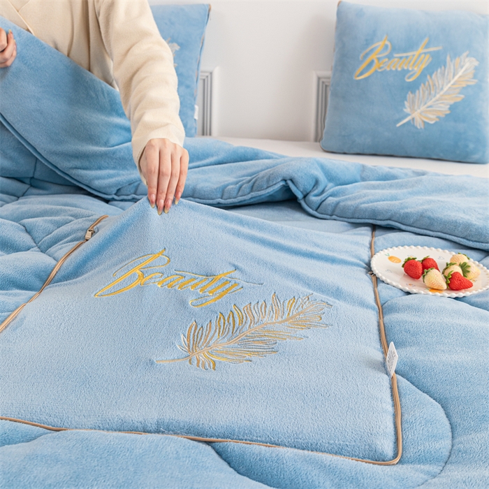 91家纺网 家纺一手货源 找家纺 哩哩熊 2025新款抱枕被子两用加厚二合一汽车载枕头办公室午睡毯子冬天靠枕-羽叶 羽叶-浅蓝