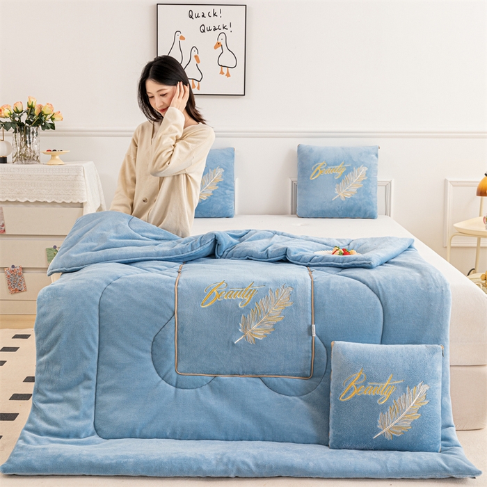 91家纺网 家纺一手货源 找家纺 哩哩熊 2025新款抱枕被子两用加厚二合一汽车载枕头办公室午睡毯子冬天靠枕-羽叶 羽叶-浅蓝