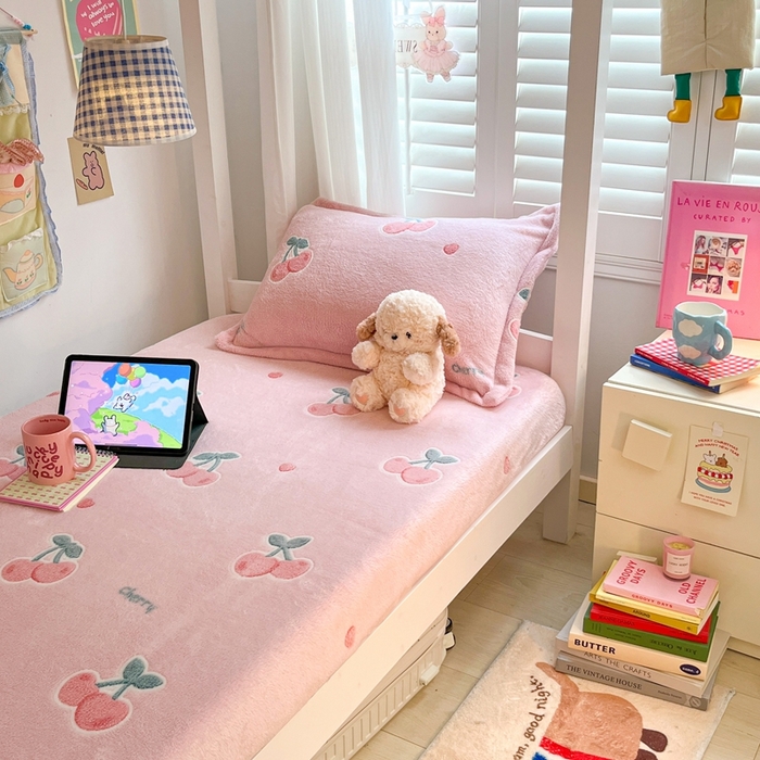 91家纺网 家纺一手货源 找家纺 川悦生活 2025新款雪花绒宿舍单床笠 床笠桃心爱语