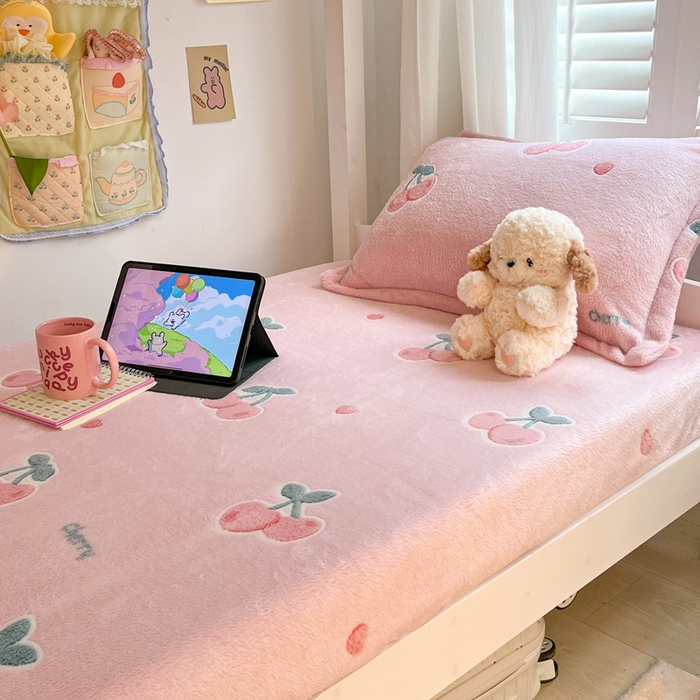 91家纺网 家纺一手货源 找家纺 川悦生活 2025新款雪花绒宿舍单床笠 床笠桃心爱语