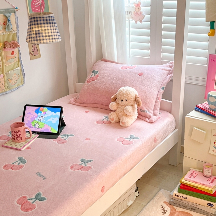 91家纺网 家纺一手货源 找家纺 川悦生活 2025新款雪花绒宿舍单床笠 床笠桃心爱语