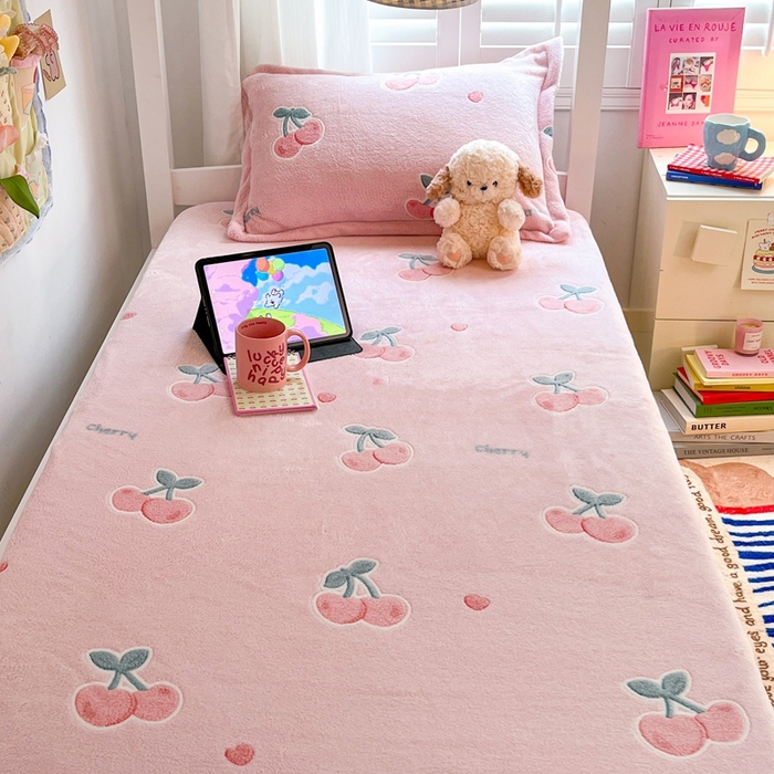 91家纺网 家纺一手货源 找家纺 川悦生活 2025新款雪花绒宿舍单床笠 床笠桃心爱语