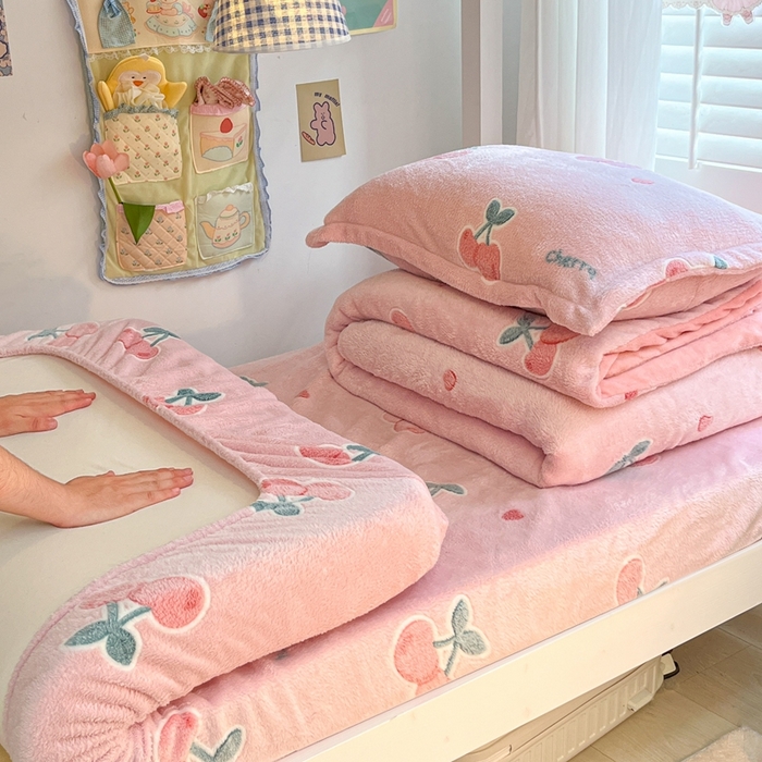 川悦生活 2025新款雪花绒宿舍单床笠 床笠桃心爱语