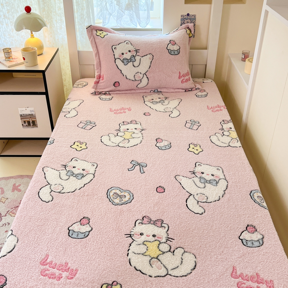 91家纺网 家纺一手货源 找家纺 川悦生活 2025新款雪花绒宿舍单床笠 床笠甜梦小猫