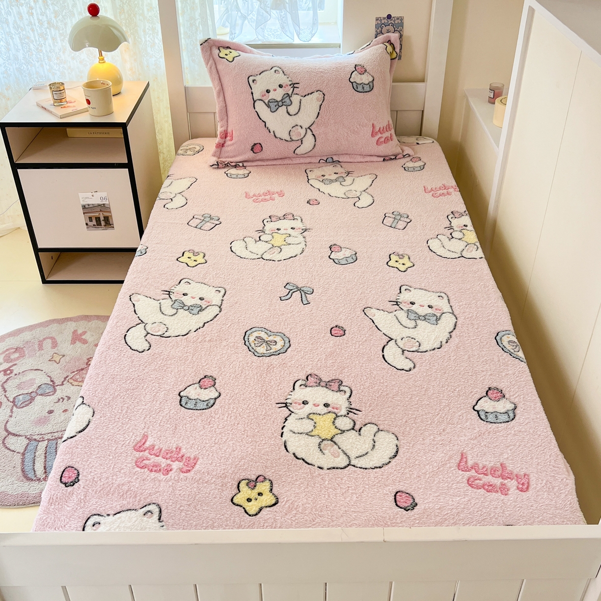 91家纺网 家纺一手货源 找家纺 川悦生活 2025新款雪花绒宿舍单床笠 床笠甜梦小猫