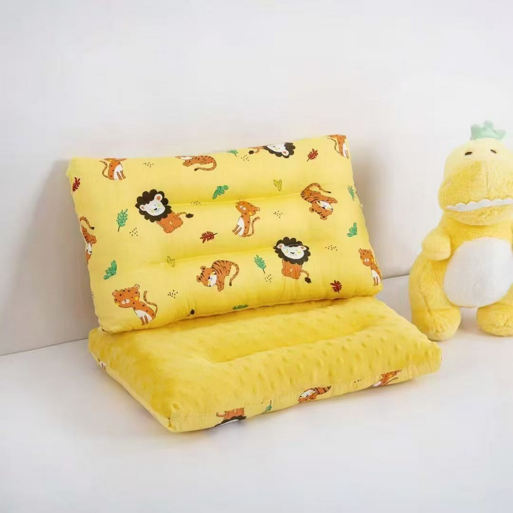 91家纺网 家纺一手货源 找家纺 云熙枕业 2025新款儿童全棉豆豆枕 枕头枕芯 小狮子