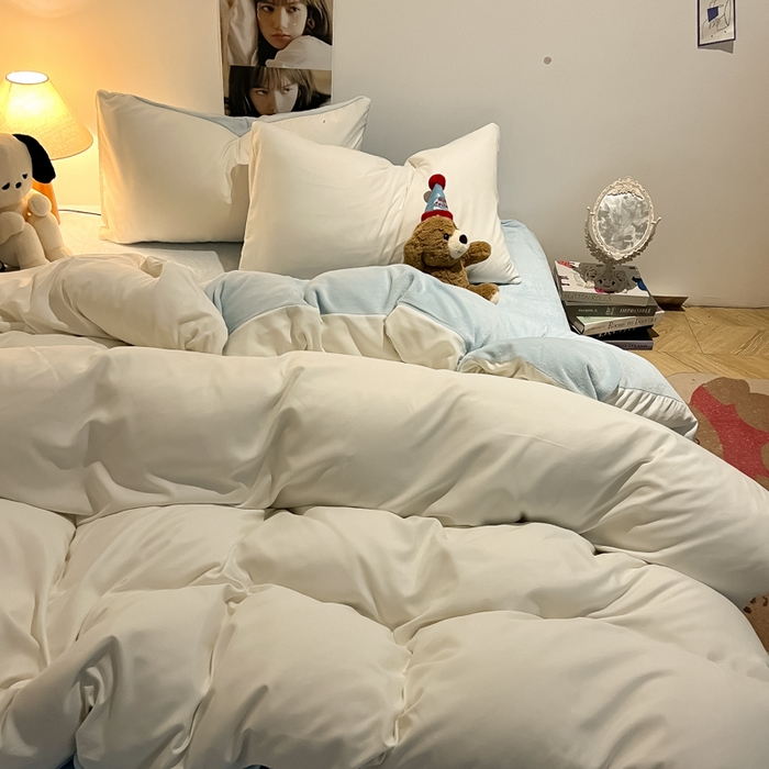 91家纺网 家纺一手货源 找家纺 悦织湾家纺 2025新款水洗棉牛奶绒单面绒单被套四件套双面两用春秋冬都可用学生宿舍四件套 单面绒白色浅兰
